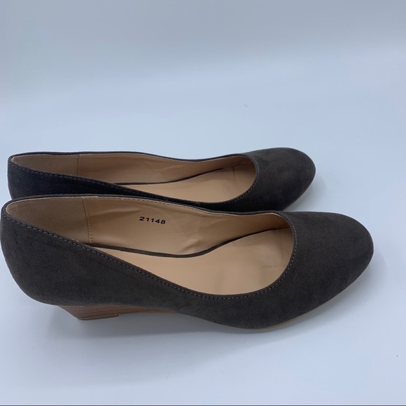 TG Telora Women’s Slip On Short Heel Shoe - Picture 4 of 9